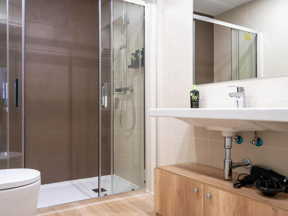 limehome Barcelona Carrer de Besalú 90 Apartamento