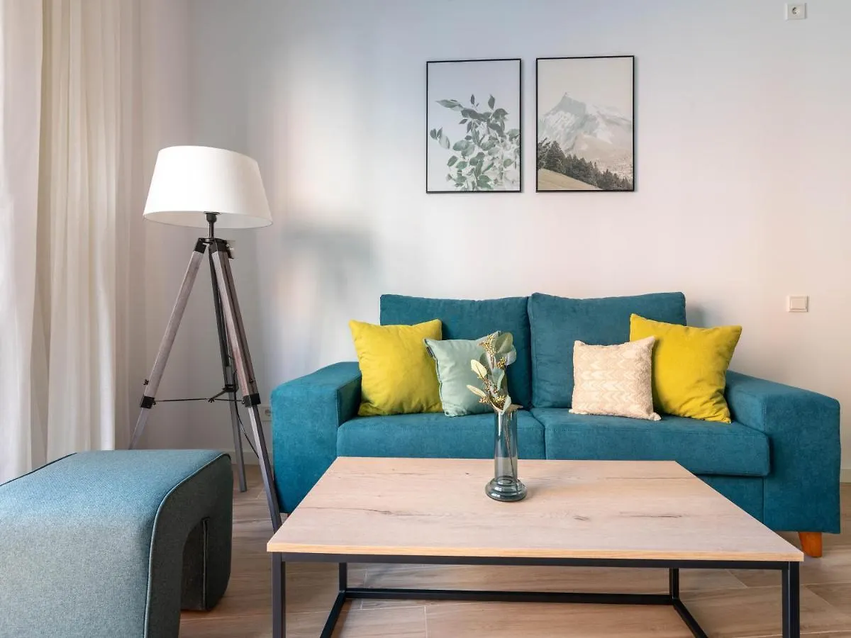 limehome Barcelona Carrer de Besalú 90