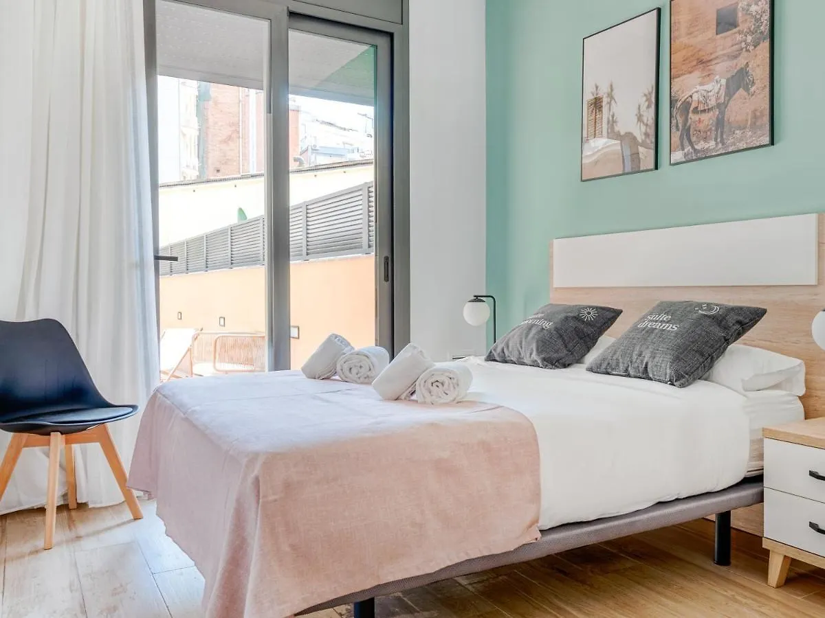 limehome Barcelona Carrer de Besalú 90 España